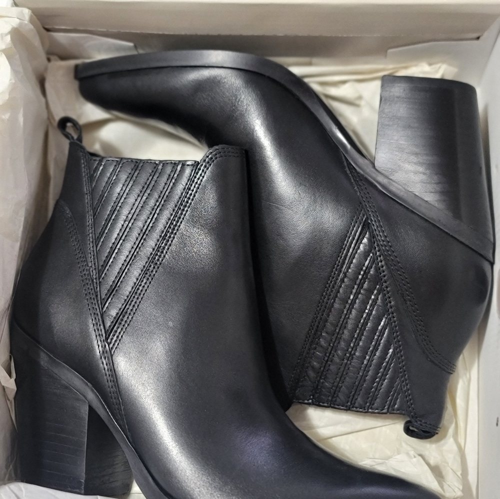 Dress boots